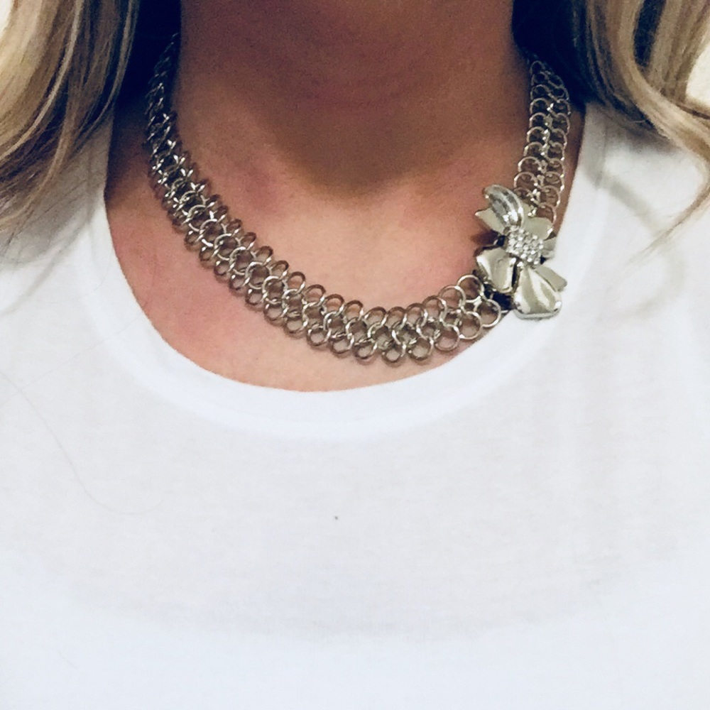Cookie Lee silver bow necklace